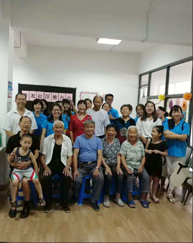 工具柜廠家天金岡攜全體員工慰問社區老人并演出